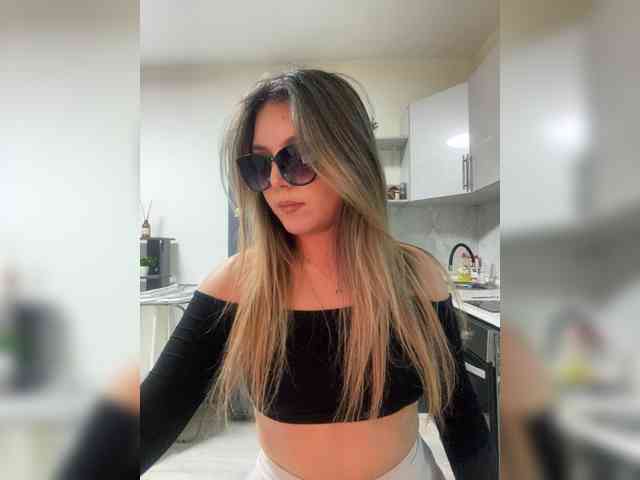 JULIE21 Live Webcam on BongaCams