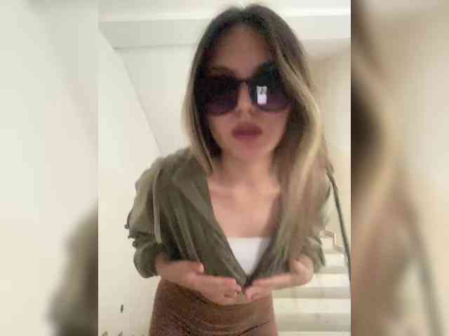 JULIE21 webcam