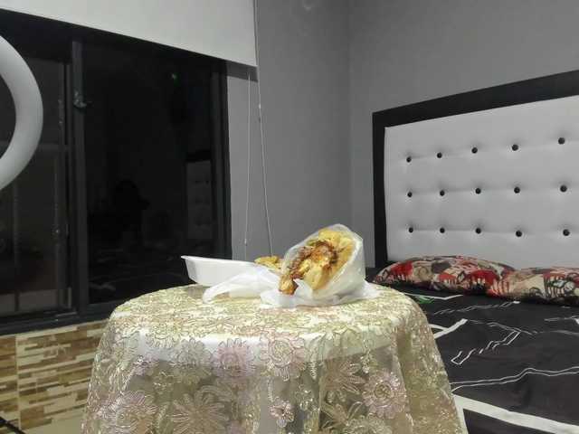 Sex chat gratuit in direct cu Valerii-hurtaddo pe BongaCams