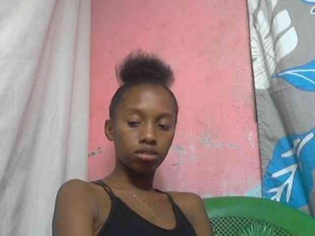 Marceliahh webcam