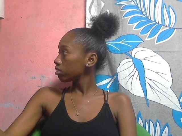 Marceliahh webcam
