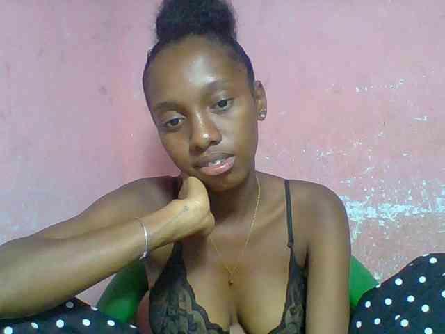 Marceliahh webcam