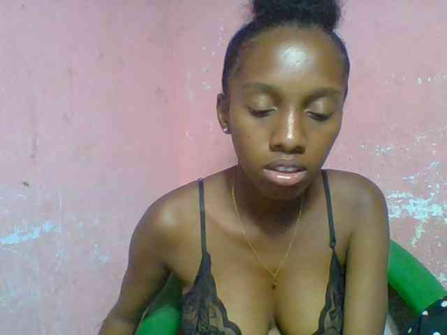 Marceliahh webcam
