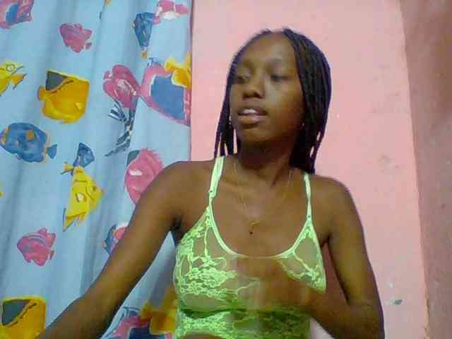 Marceliahh webcam