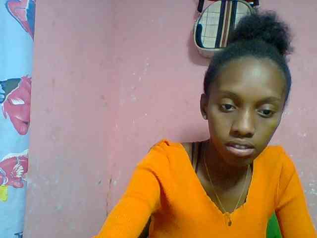 Marceliahh webcam