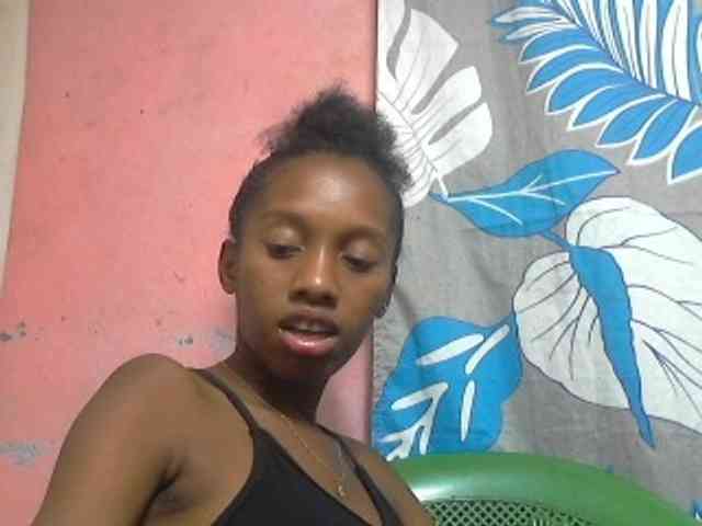 Marceliahh webcam