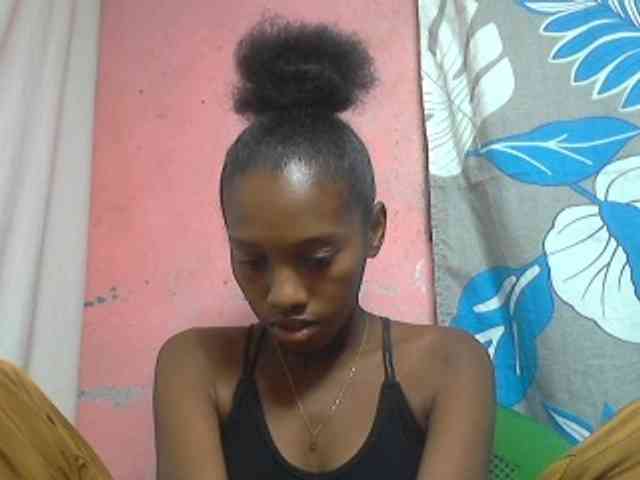 Marceliahh webcam