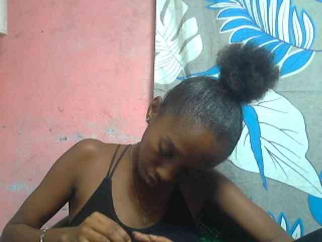 Marceliahh webcam