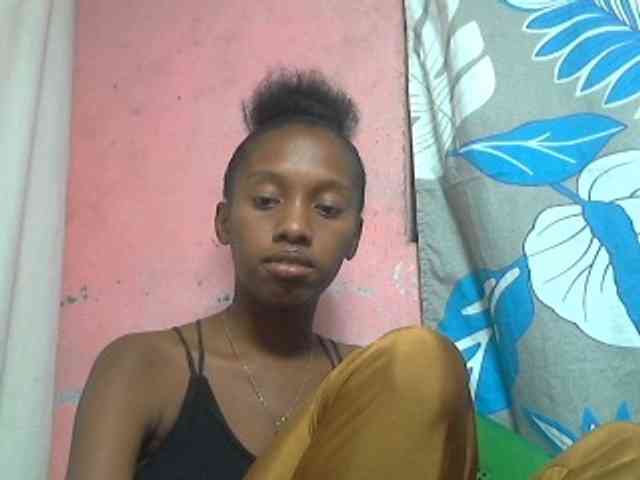 Marceliahh webcam