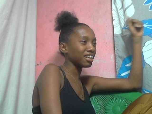 Marceliahh webcam