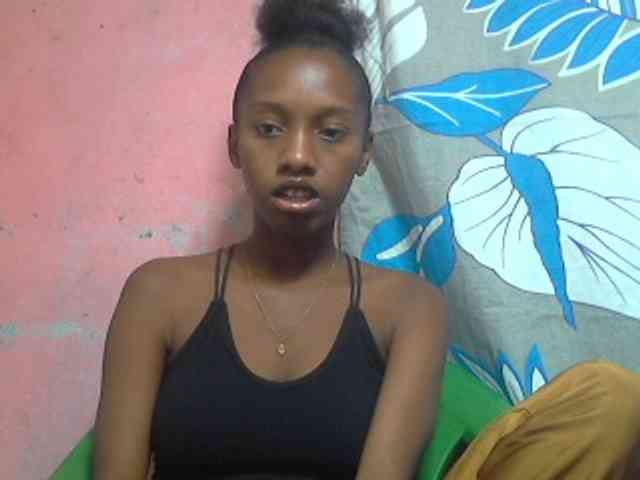 Marceliahh webcam