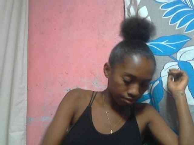 Marceliahh webcam