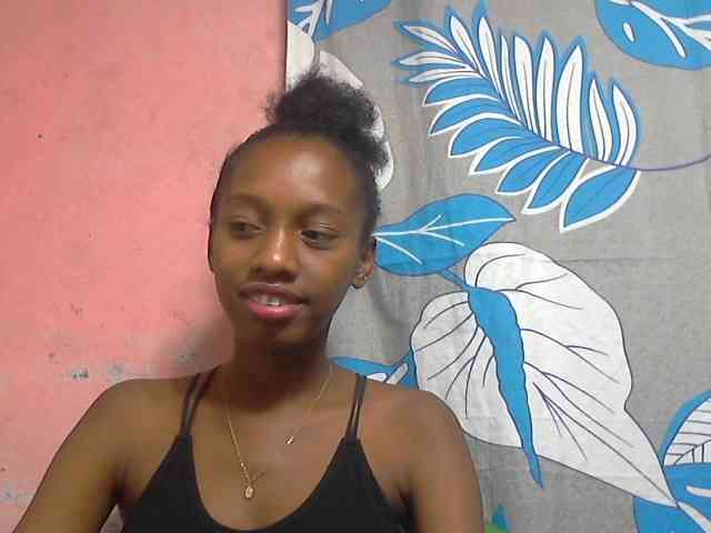 Marceliahh webcam
