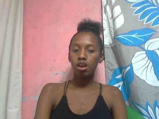 Marceliahh webcam