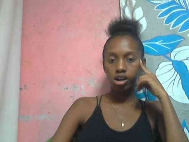Marceliahh webcam