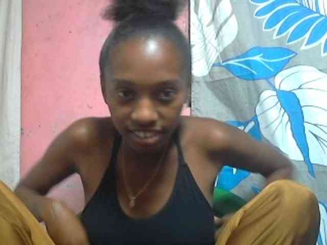 Marceliahh webcam