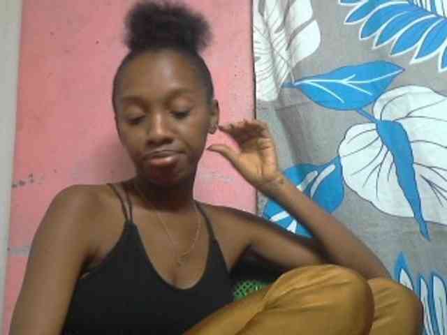 Marceliahh webcam