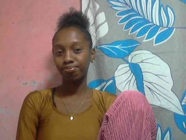 Marceliahh webcam