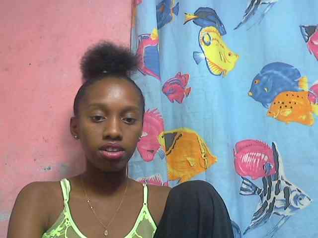 Marceliahh webcam