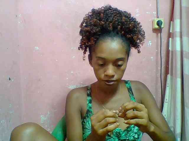 Marceliahh Live Webcam on BongaCams