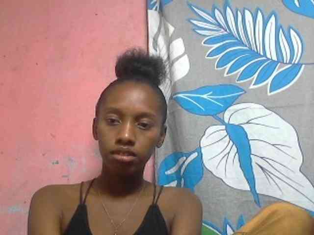 Marceliahh webcam