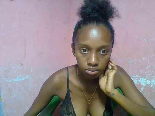 Marceliahh webcam