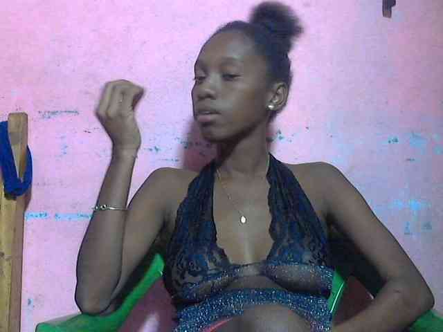 Marceliahh webcam