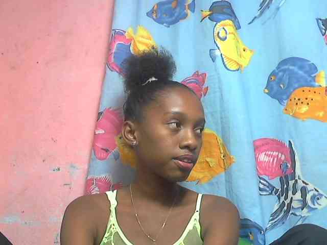 Marceliahh webcam