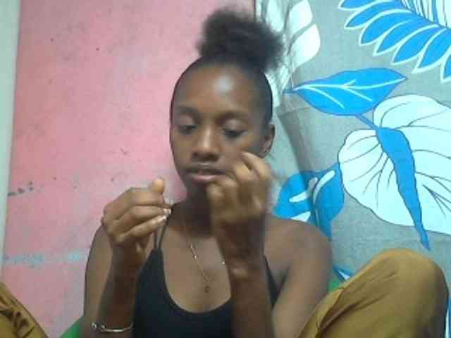 Marceliahh webcam