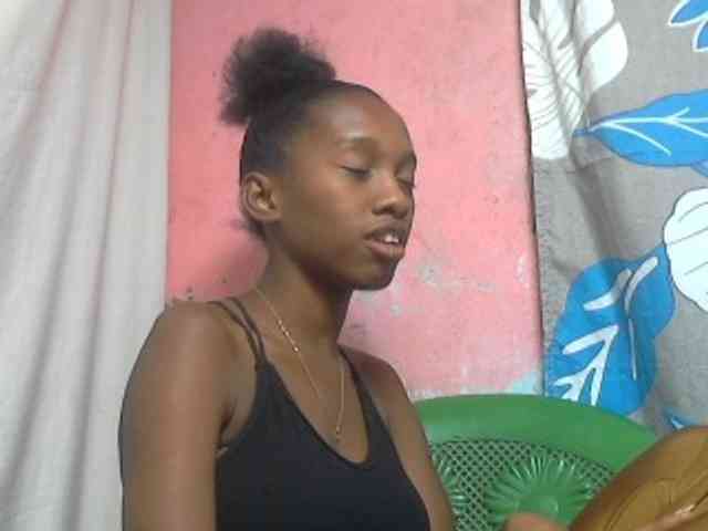 Marceliahh webcam