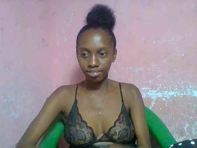 Marceliahh webcam