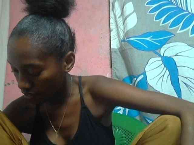 Marceliahh webcam