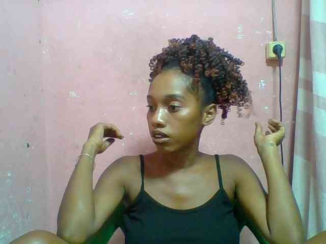 Marceliahh Live Webcam on BongaCams