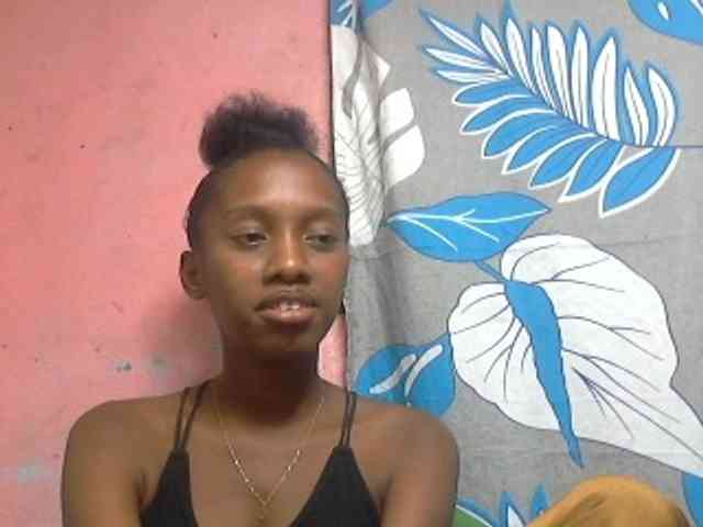 Marceliahh webcam