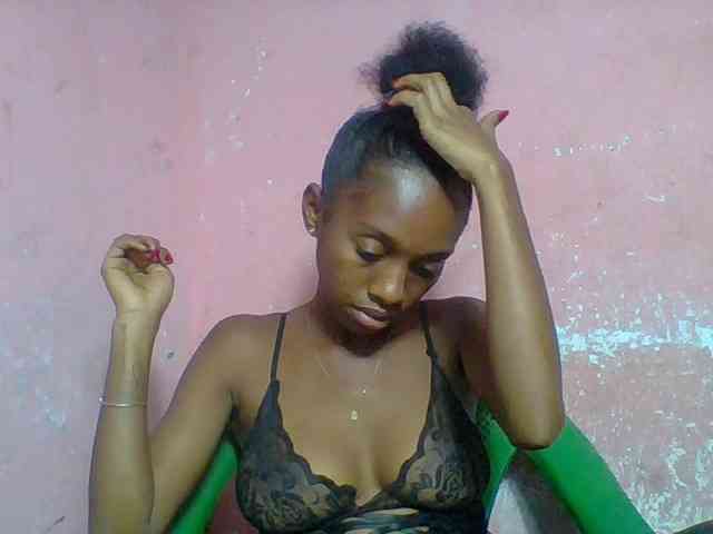 Marceliahh webcam