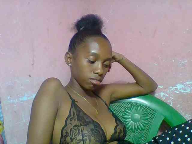 Marceliahh webcam