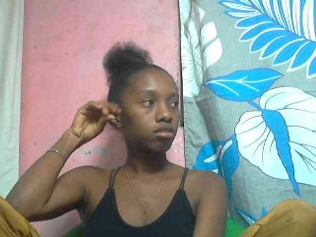 Marceliahh webcam