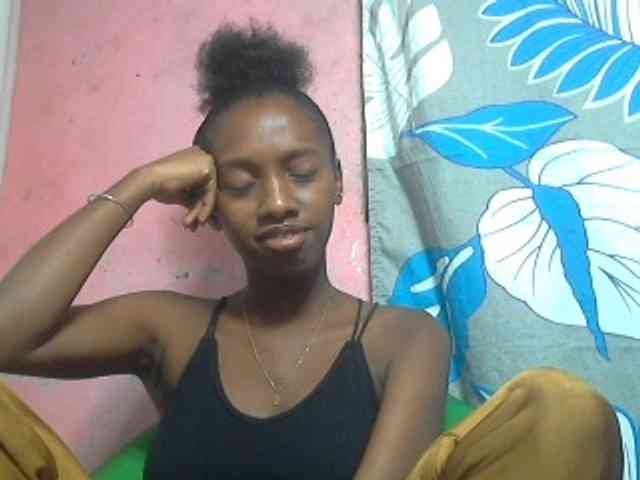 Marceliahh webcam