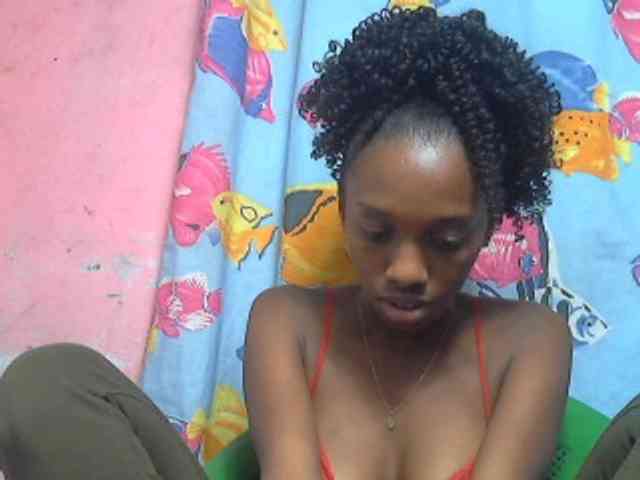 Marceliahh webcam