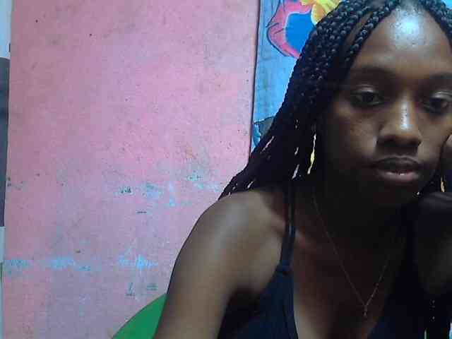 Marceliahh webcam