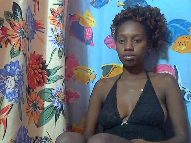 Marceliahh webcam