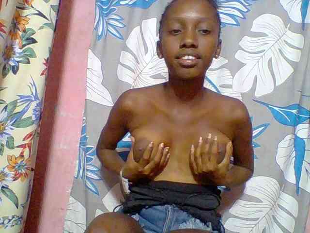 Marceliahh webcam