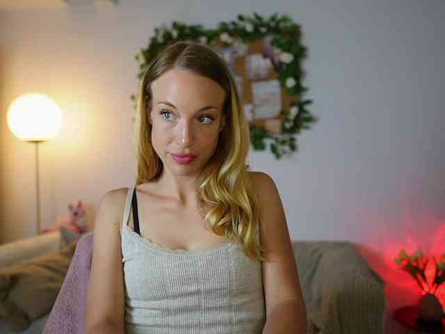 AprilRose webcam