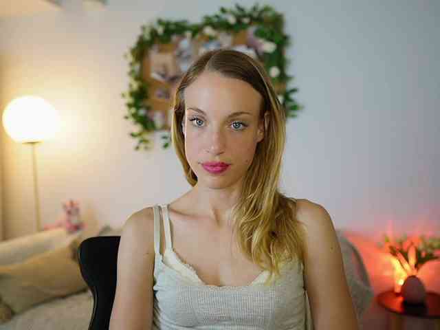 AprilRose webcam