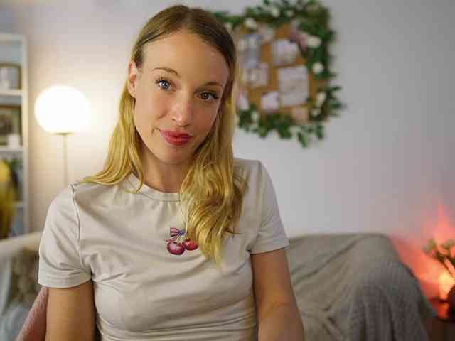 AprilRose webcam
