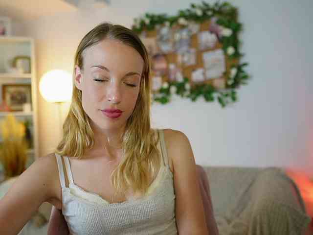AprilRose webcam