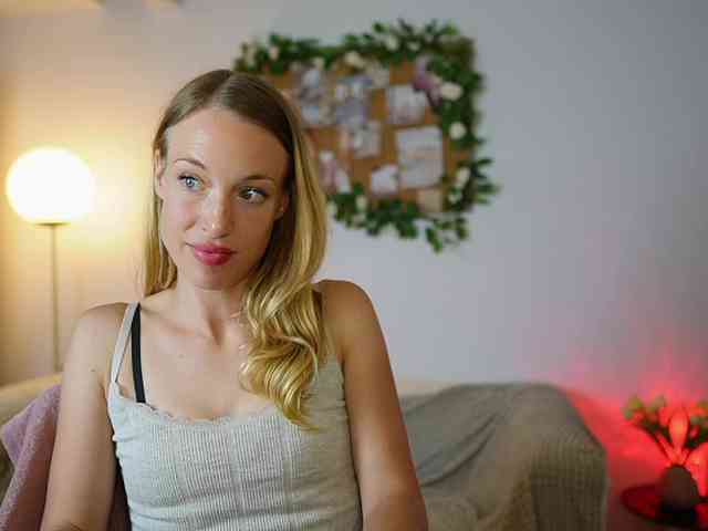 AprilRose webcam