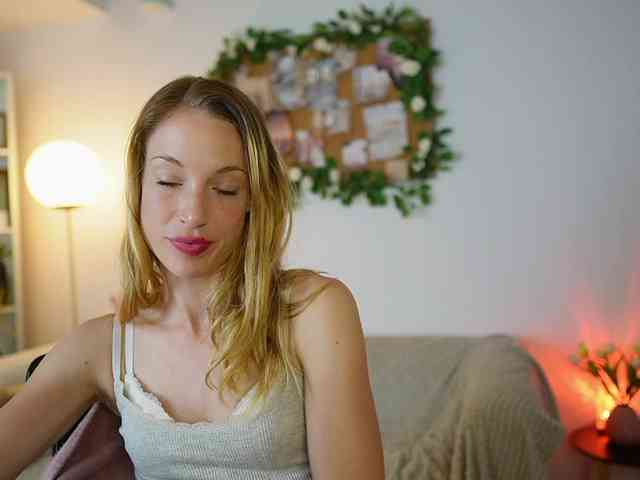 AprilRose webcam