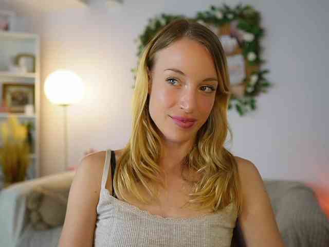 AprilRose webcam