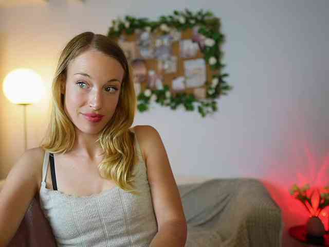 AprilRose webcam